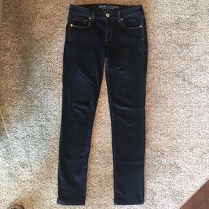 👖AMERICAN EAGLE 8 Long Dark Wash Skinny Jeans